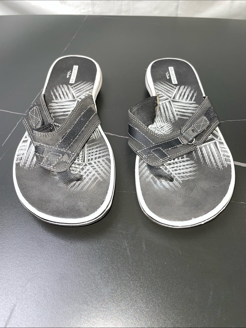 CLARKS COLLECTION ADJUSTABLE THONGS FTL-09-076